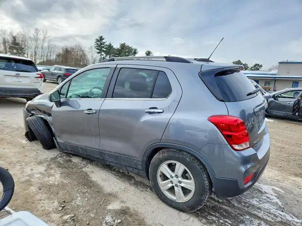 3GNCJPSB4LL219284 2020 CHEVROLET TRAX - Image 2