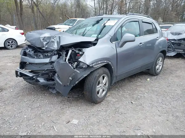 3GNCJPSB4LL245755 2020 CHEVROLET TRAX - Image 2