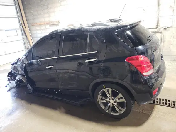 3GNCJPSB4LL302438 2020 CHEVROLET TRAX - Image 2