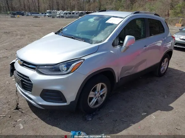 3GNCJPSB4LL311057 2020 CHEVROLET TRAX - Image 2
