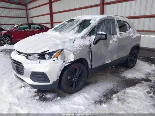 3GNCJPSB4LL342048 2020 CHEVROLET TRAX - Image 2