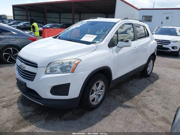 3GNCJPSB5GL130300 2016 CHEVROLET TRAX - Image 2