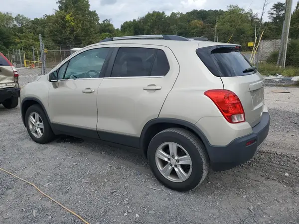 3GNCJPSB5GL255359 2016 CHEVROLET TRAX - Image 2