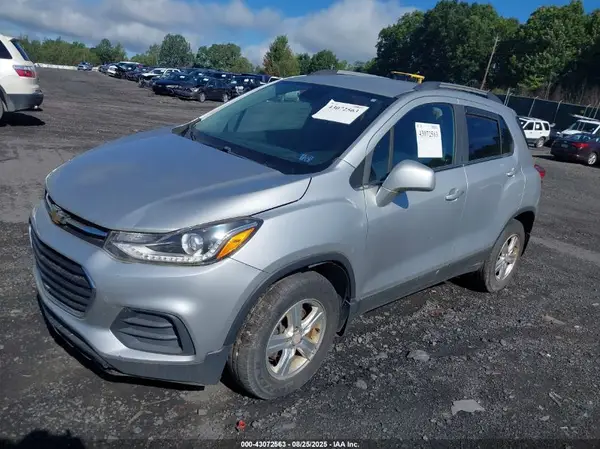 3GNCJPSB5HL140780 2017 CHEVROLET TRAX - Image 2