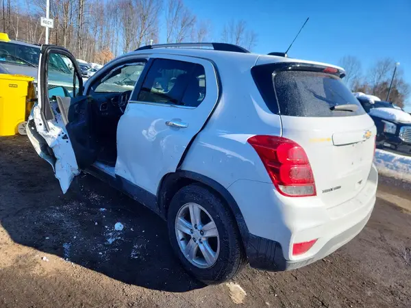 3GNCJPSB5HL204087 2017 CHEVROLET TRAX - Image 2