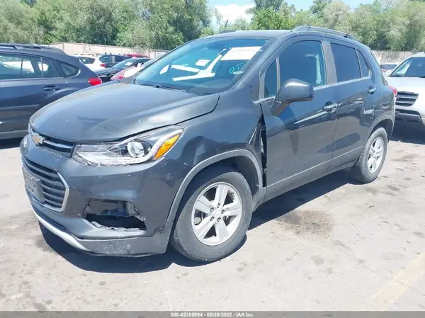 3GNCJPSB5HL214733 2017 CHEVROLET TRAX - Image 2