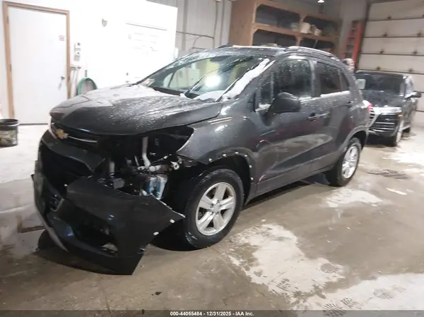 3GNCJPSB5HL234996 2017 CHEVROLET TRAX - Image 2