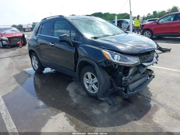 3GNCJPSB5HL238577 2017 CHEVROLET TRAX - Image 1
