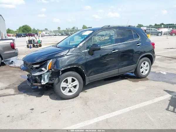 3GNCJPSB5HL238577 2017 CHEVROLET TRAX - Image 2