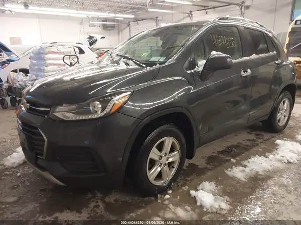 3GNCJPSB5HL246971 2017 CHEVROLET TRAX - Image 2