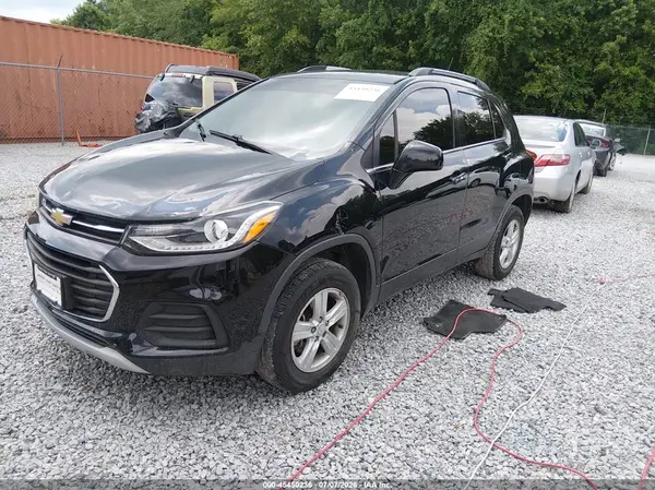 3GNCJPSB5HL263818 2017 CHEVROLET TRAX - Image 2