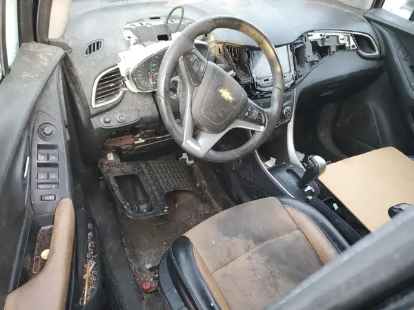 3GNCJPSB5JL221753 2018 CHEVROLET TRAX - Image 8