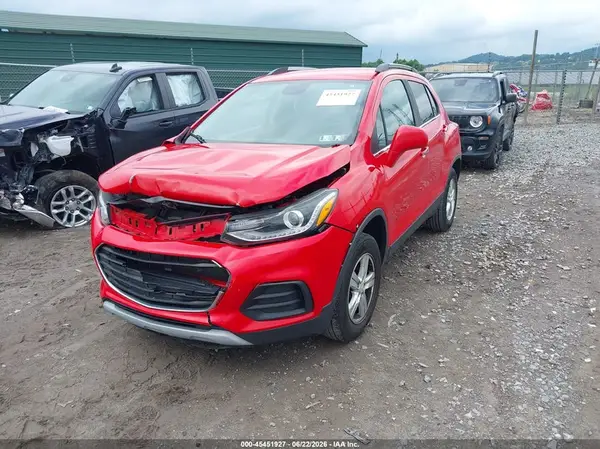 3GNCJPSB5JL252968 2018 CHEVROLET TRAX - Image 2