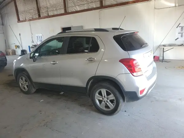 3GNCJPSB5JL267423 2018 CHEVROLET TRAX - Image 2