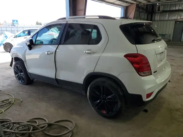3GNCJPSB5JL314739 2018 CHEVROLET TRAX - Image 2