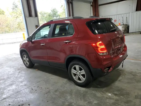3GNCJPSB5JL321030 2018 CHEVROLET TRAX - Image 2