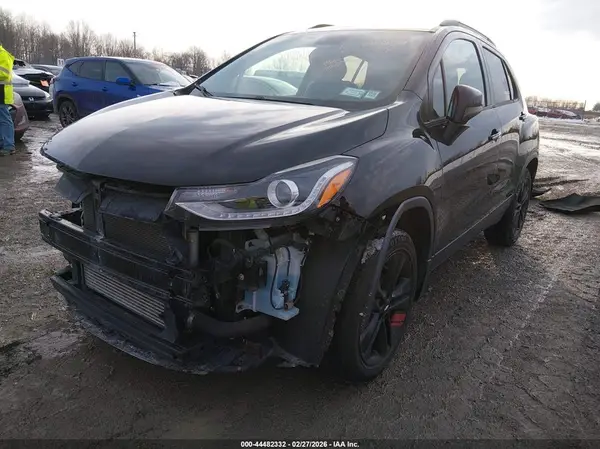 3GNCJPSB5JL359955 2018 CHEVROLET TRAX - Image 2