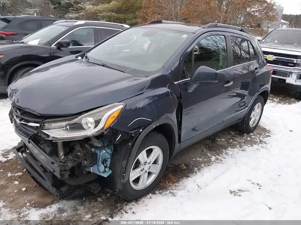3GNCJPSB5JL396911 2018 CHEVROLET TRAX - Image 2