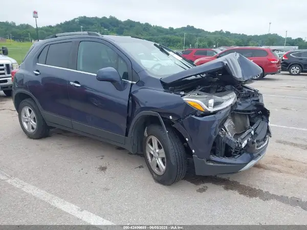 3GNCJPSB5KL110489 2019 CHEVROLET TRAX - Image 1