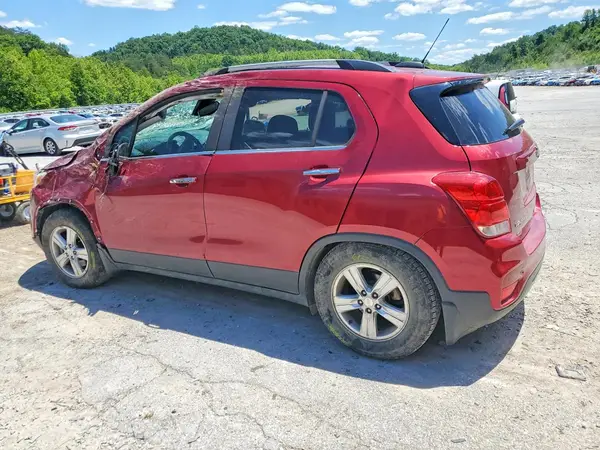 3GNCJPSB5KL137711 2019 CHEVROLET TRAX - Image 2