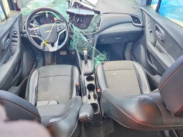 3GNCJPSB5KL137711 2019 CHEVROLET TRAX - Image 8