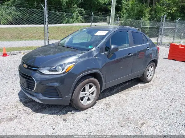 3GNCJPSB5KL150278 2019 CHEVROLET TRAX - Image 2