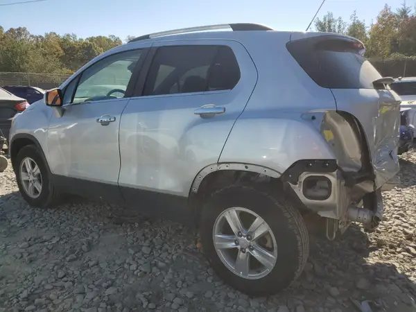 3GNCJPSB5KL161765 2019 CHEVROLET TRAX - Image 2