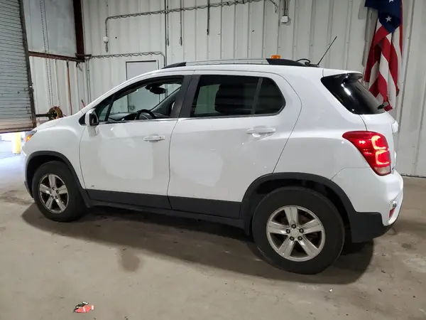 3GNCJPSB5KL217008 2019 CHEVROLET TRAX - Image 2
