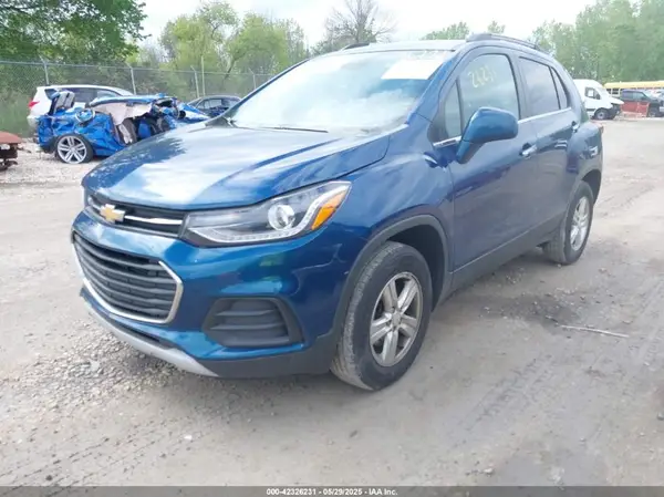 3GNCJPSB5KL227389 2019 CHEVROLET TRAX - Image 2