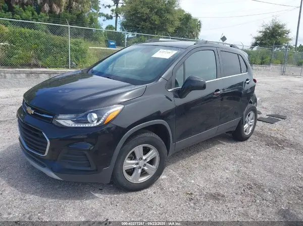 3GNCJPSB5KL231099 2019 CHEVROLET TRAX - Image 2