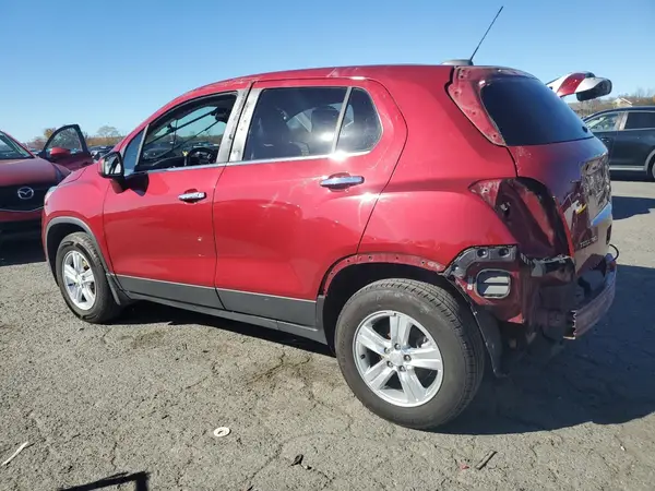 3GNCJPSB5KL262059 2019 CHEVROLET TRAX - Image 2