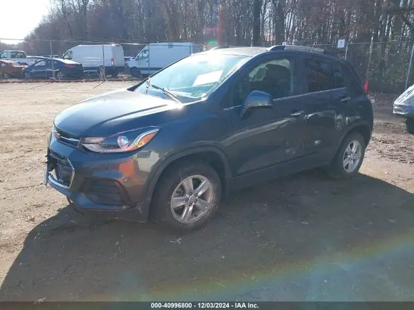 3GNCJPSB5KL263048 2019 CHEVROLET TRAX - Image 2