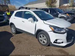 3GNCJPSB5KL292808 2019 CHEVROLET TRAX