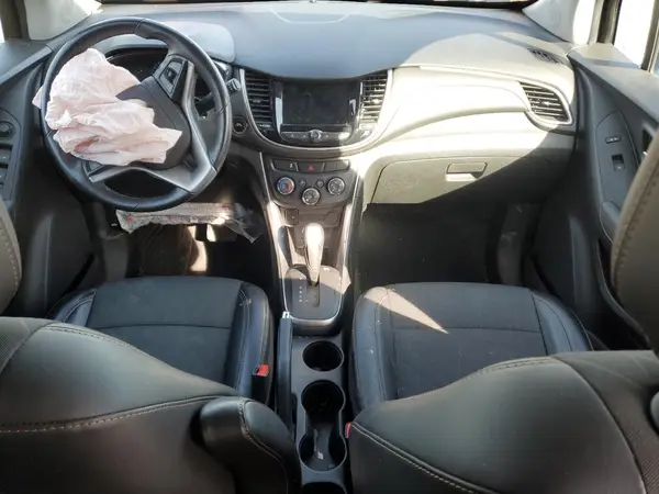3GNCJPSB5KL300745 2019 CHEVROLET TRAX - Image 8