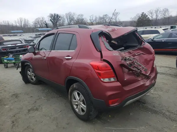 3GNCJPSB5KL304066 2019 CHEVROLET TRAX - Image 2