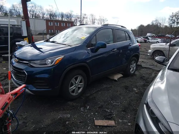 3GNCJPSB5KL398174 2019 CHEVROLET TRAX - Image 2