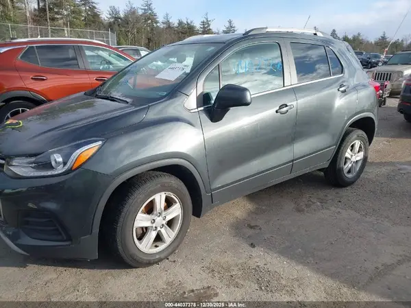 3GNCJPSB5KL404717 2019 CHEVROLET TRAX - Image 2