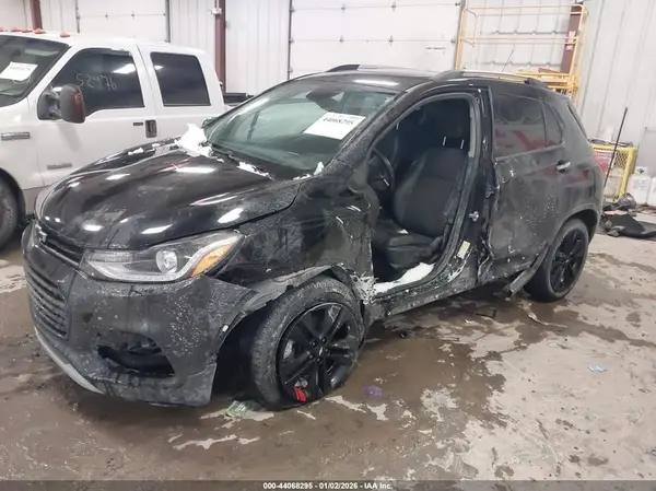 3GNCJPSB5LL130663 2020 CHEVROLET TRAX - Image 2