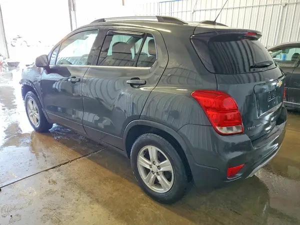 3GNCJPSB5LL193830 2020 CHEVROLET TRAX - Image 2