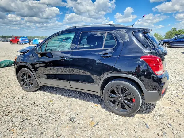 3GNCJPSB5LL206852 2020 CHEVROLET TRAX - Image 2