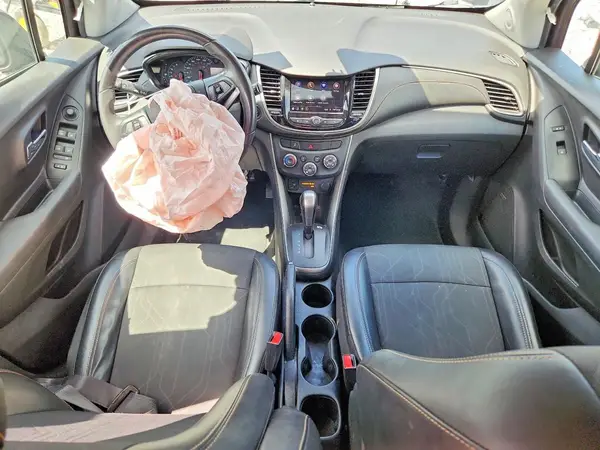 3GNCJPSB5LL206852 2020 CHEVROLET TRAX - Image 8