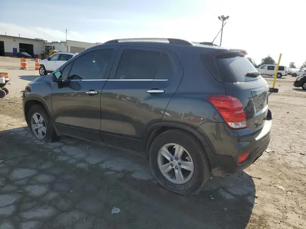 3GNCJPSB5LL211176 2020 CHEVROLET TRAX - Image 2