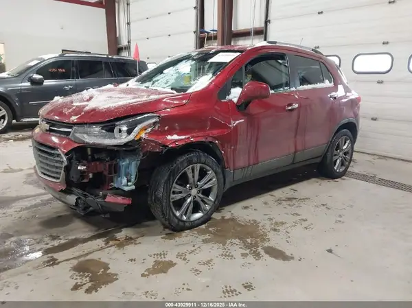 3GNCJPSB5LL251239 2020 CHEVROLET TRAX - Image 2