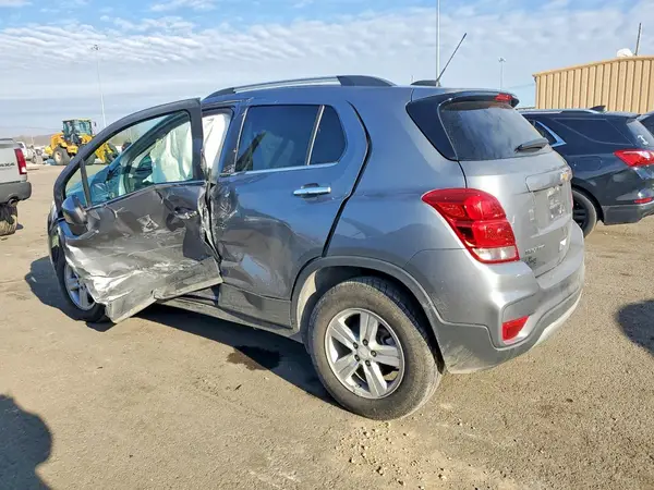 3GNCJPSB5LL267456 2020 CHEVROLET TRAX - Image 2