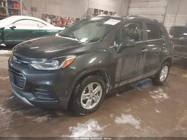 3GNCJPSB5LL272947 2020 CHEVROLET TRAX - Image 2