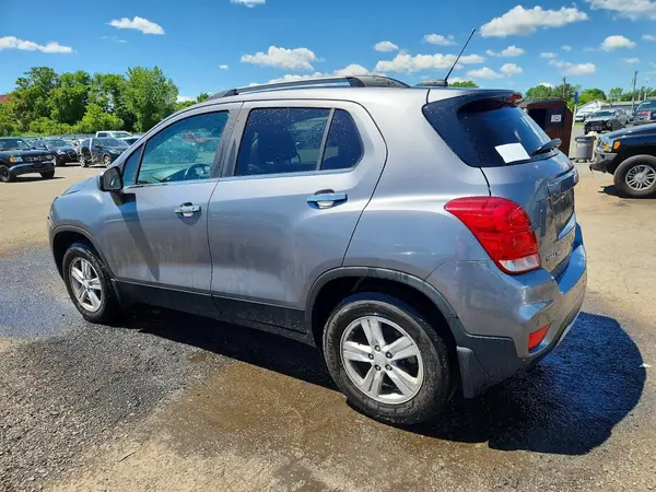3GNCJPSB5LL301492 2020 CHEVROLET TRAX - Image 2