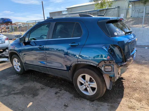 3GNCJPSB5LL324285 2020 CHEVROLET TRAX - Image 2