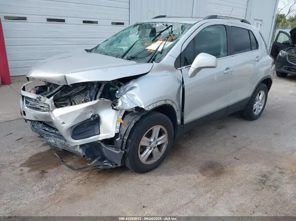 3GNCJPSB6GL142679 2016 CHEVROLET TRAX - Image 2