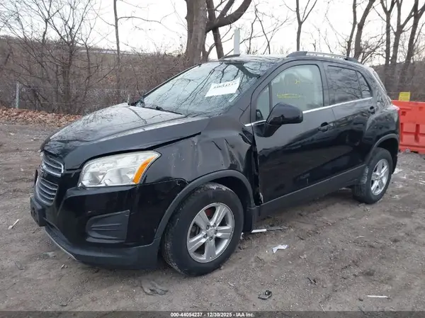 3GNCJPSB6GL246413 2016 CHEVROLET TRAX - Image 2