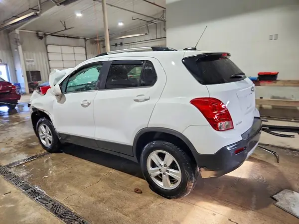 3GNCJPSB6GL261977 2016 CHEVROLET TRAX - Image 2
